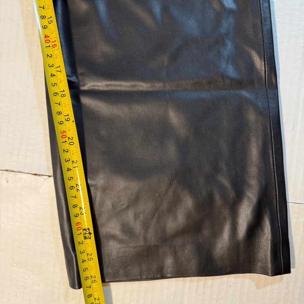 Veronica Beard Sz 8 pants Black Faux Leather High Waisted Wide Leg Crop Elegant - Picture 12 of 16